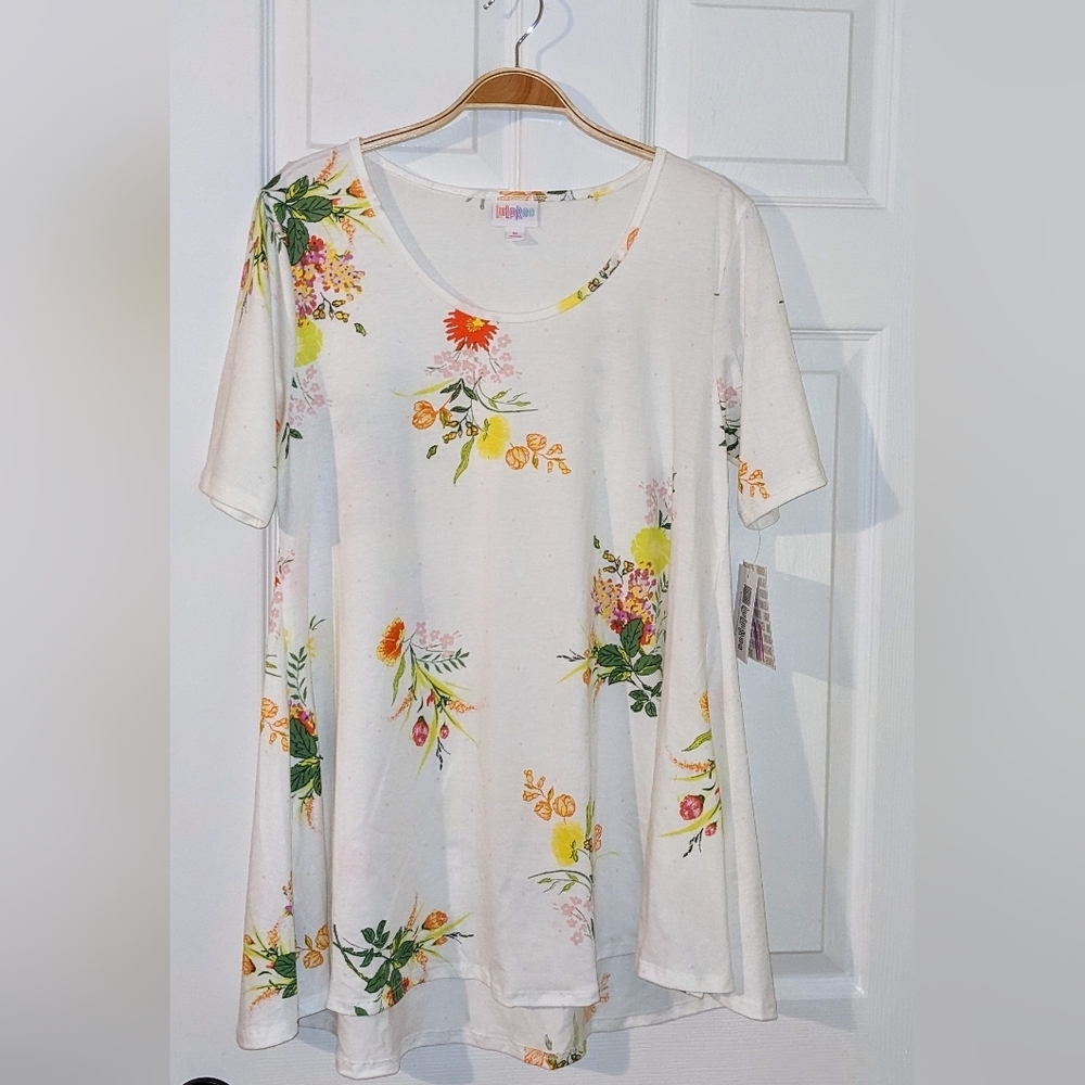 LULAROE MARIANNE WHITE FLORAL PERFECT SWING TEE SPRING COMFY SIZE‎ MEDIUM NWT